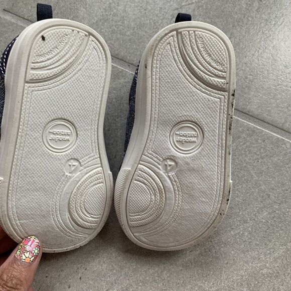 Toddler Sneakers Sz 4 Navy Blue Canvas Hook Loop Slip On Wonder Nation - Picture 3 of 4